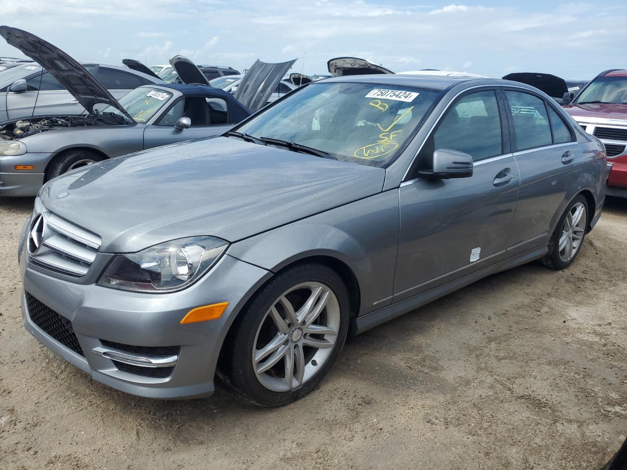 VIN WDDGF4HB3DA851371 2013 MERCEDES-BENZ C-CLASS no.1