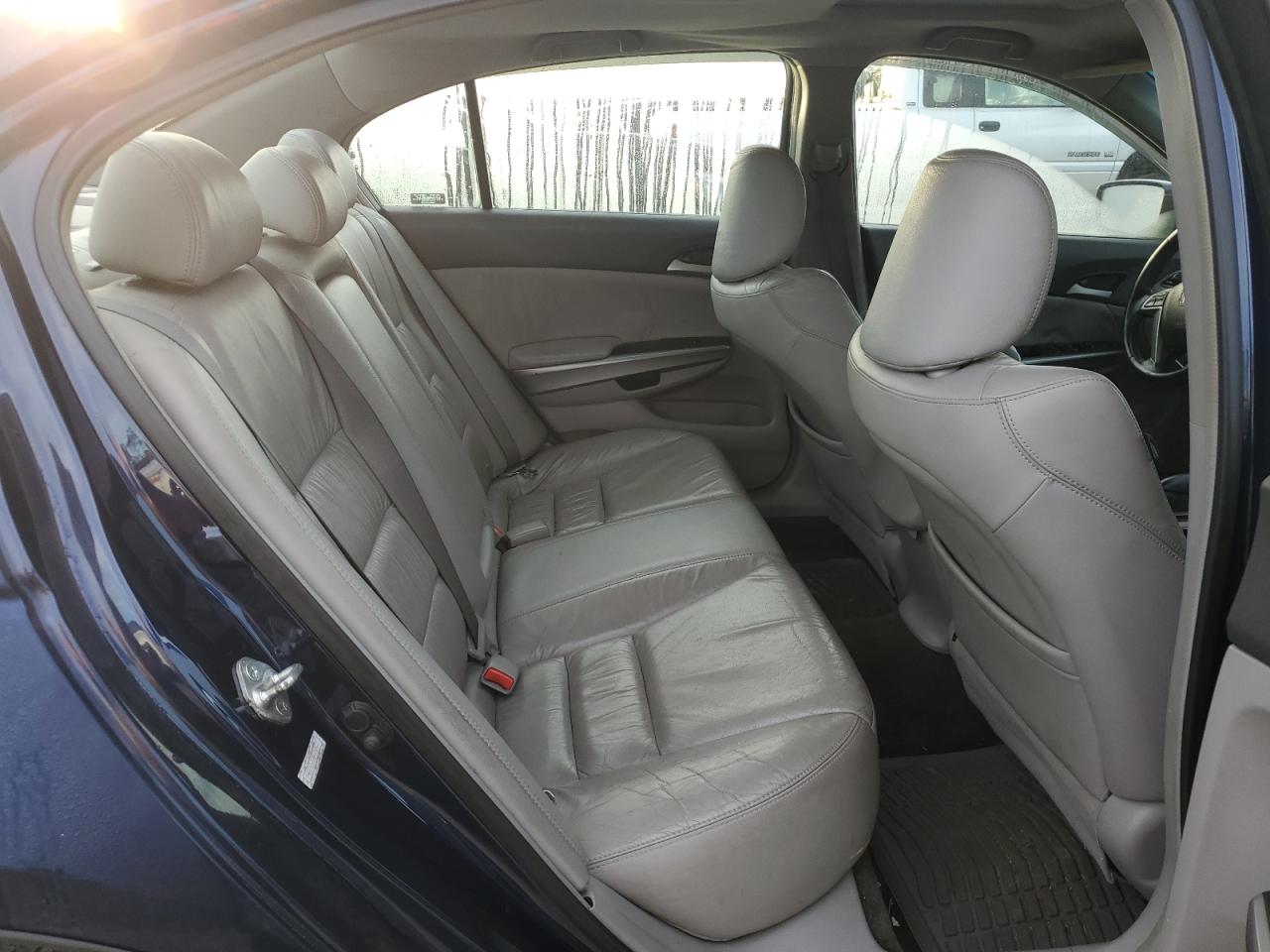 2009 Honda Accord - Image 11