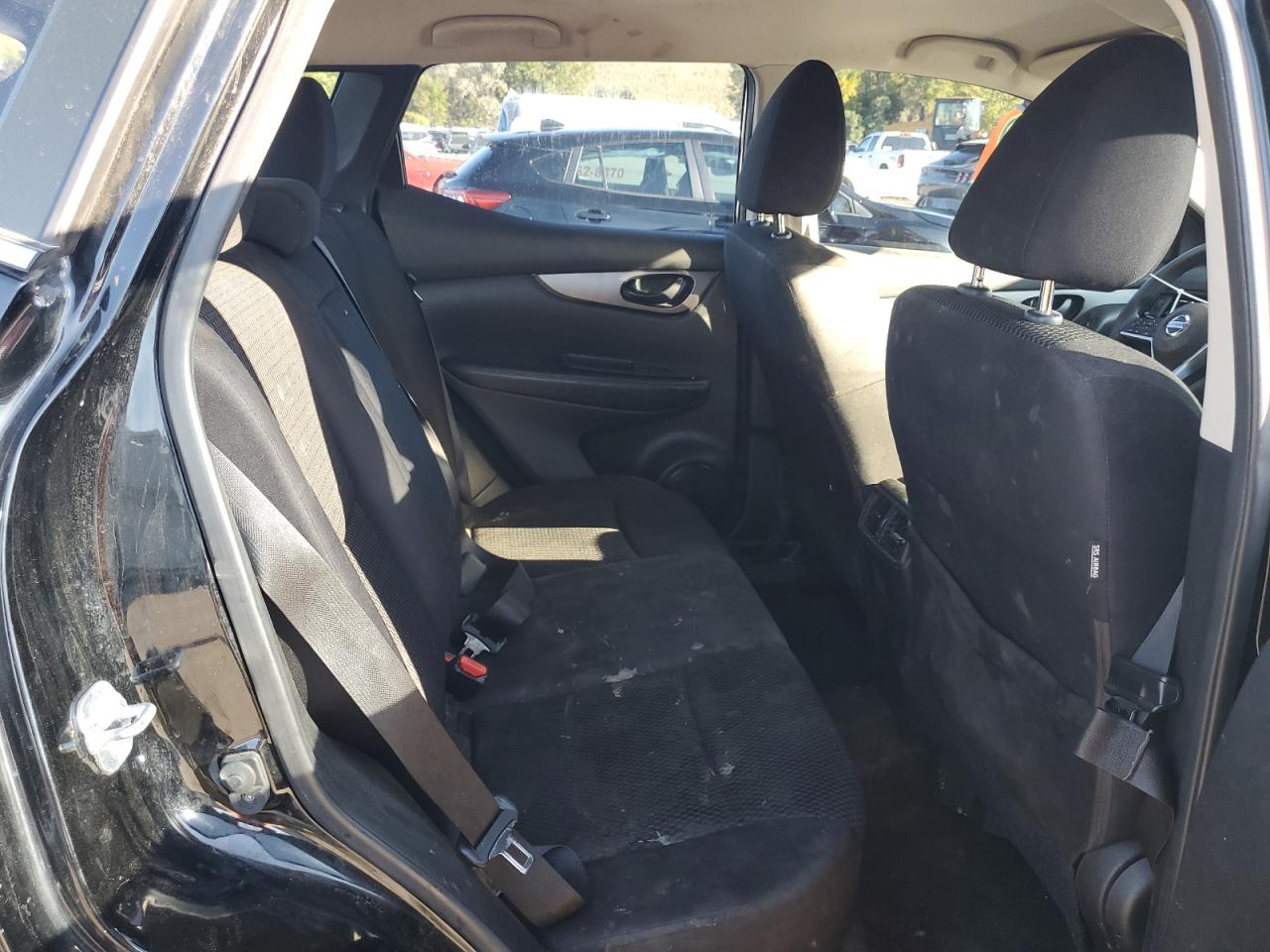 2017 Nissan Rogue - Image 10