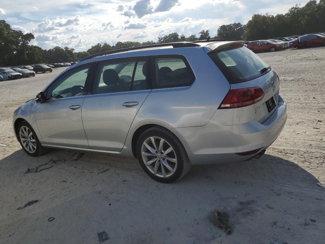 3VWC17AU0HM505384 2017 VOLKSWAGEN GOLF - Image 2