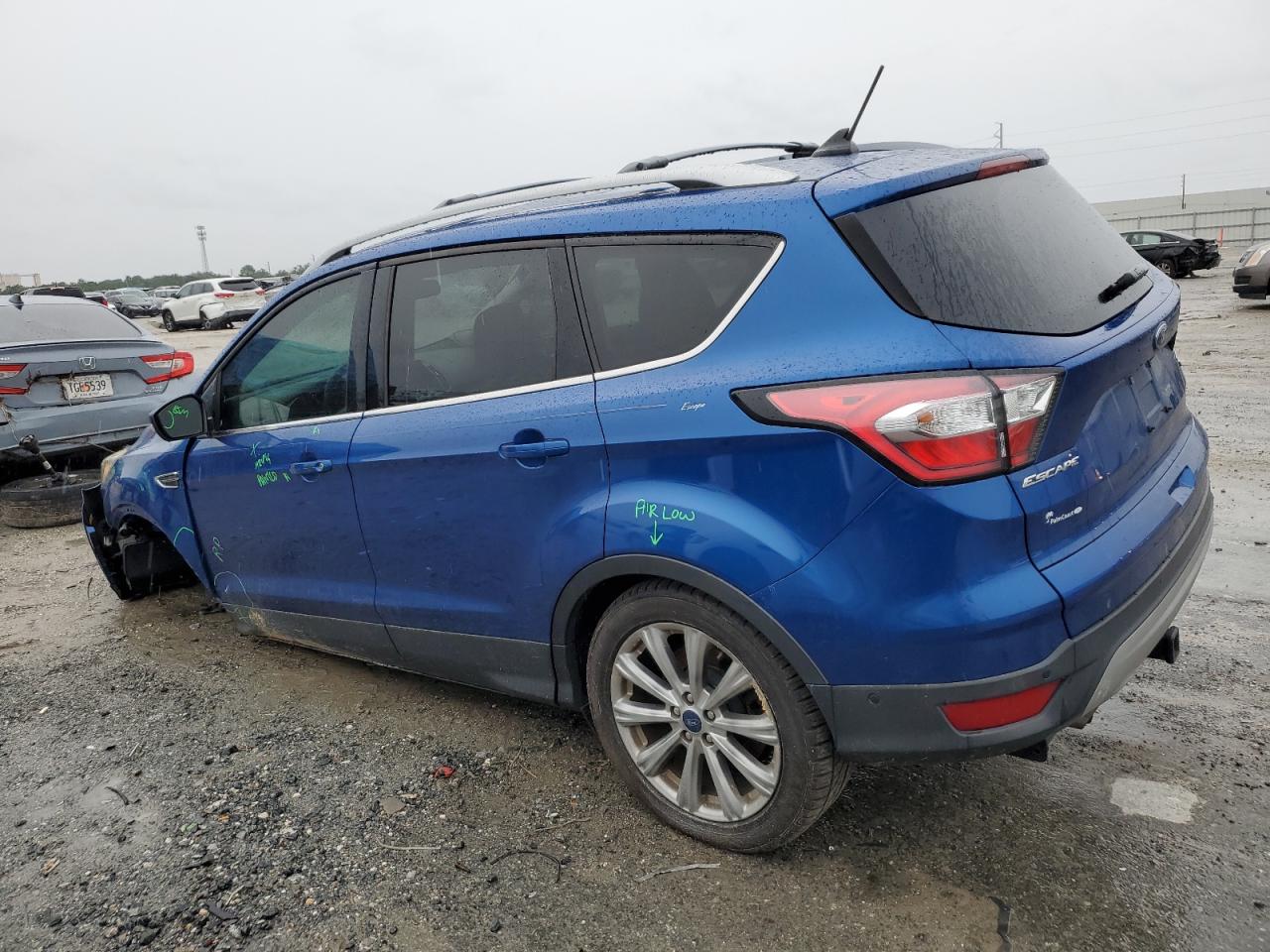 1FMCU0J90JUA69484 2018 Ford Escape Titanium