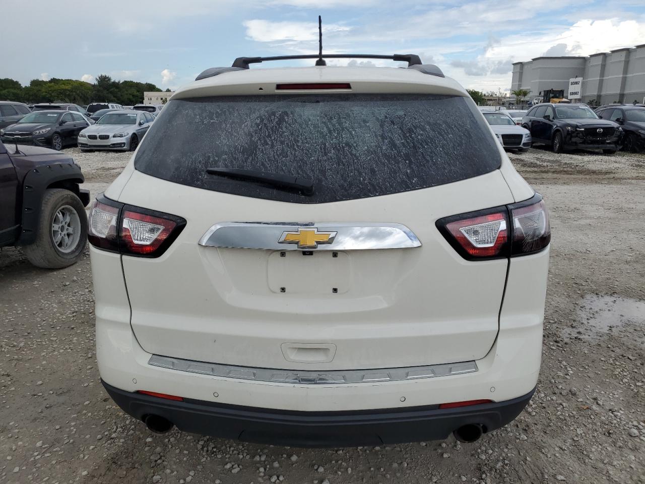 1GNKRGKD2EJ292492 2014 Chevrolet Traverse Lt