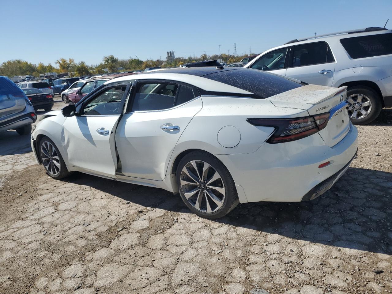 2019 Nissan Maxima - Image 2