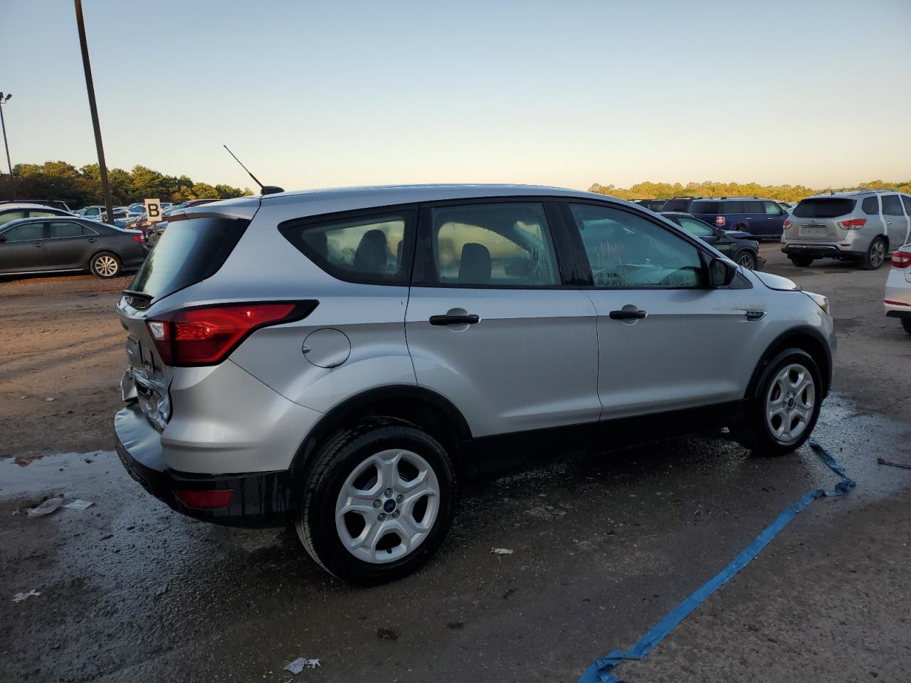 1FMCU0F72KUA87025 2019 Ford Escape S