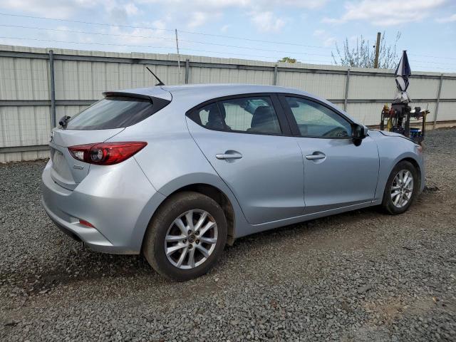  MAZDA 3 2018 Srebrny