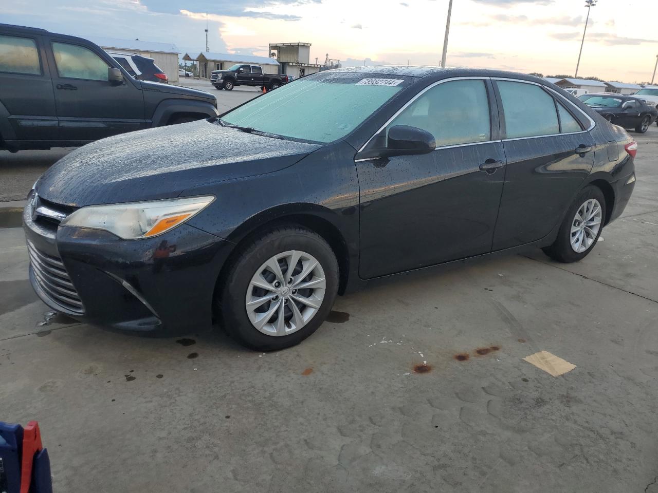 4T1BF1FK7HU309387 2017 TOYOTA CAMRY - Image 1