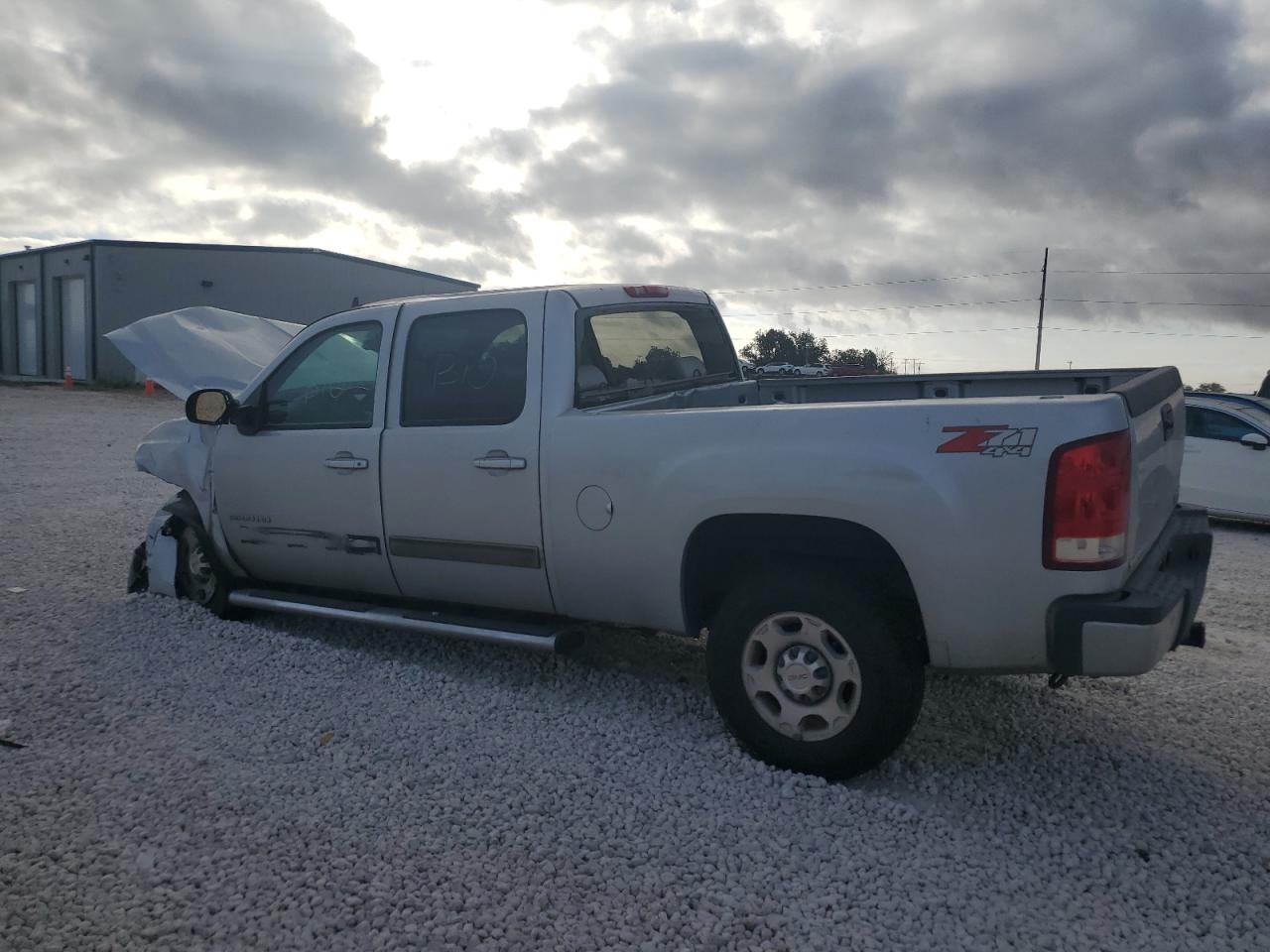 2010 GMC Sierra - Image 2