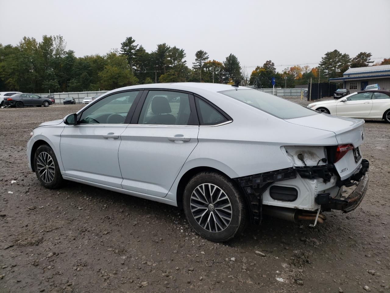 2019 Volkswagen Jetta - Image 2
