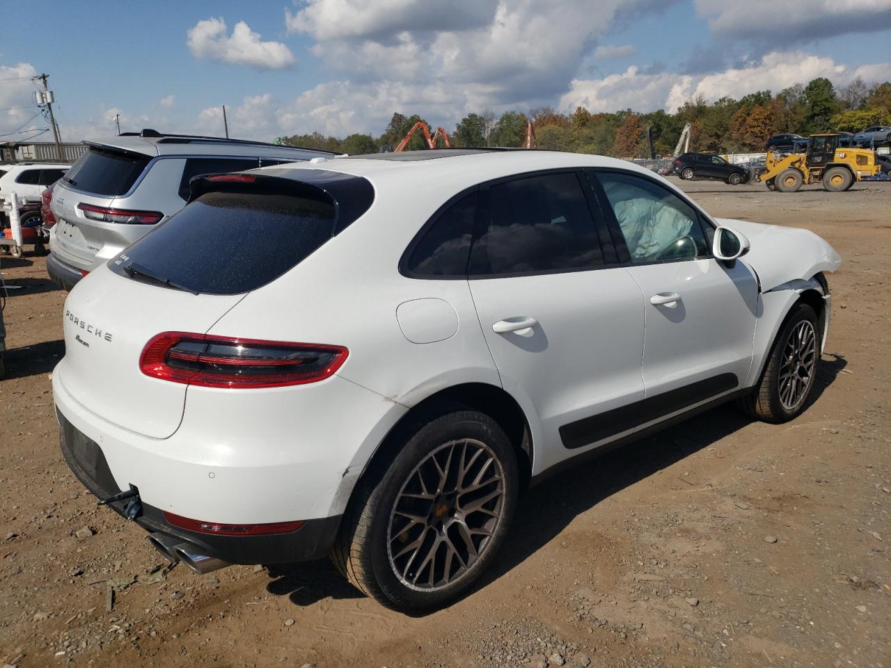 WP1AA2A52JLB23000 2018 Porsche Macan