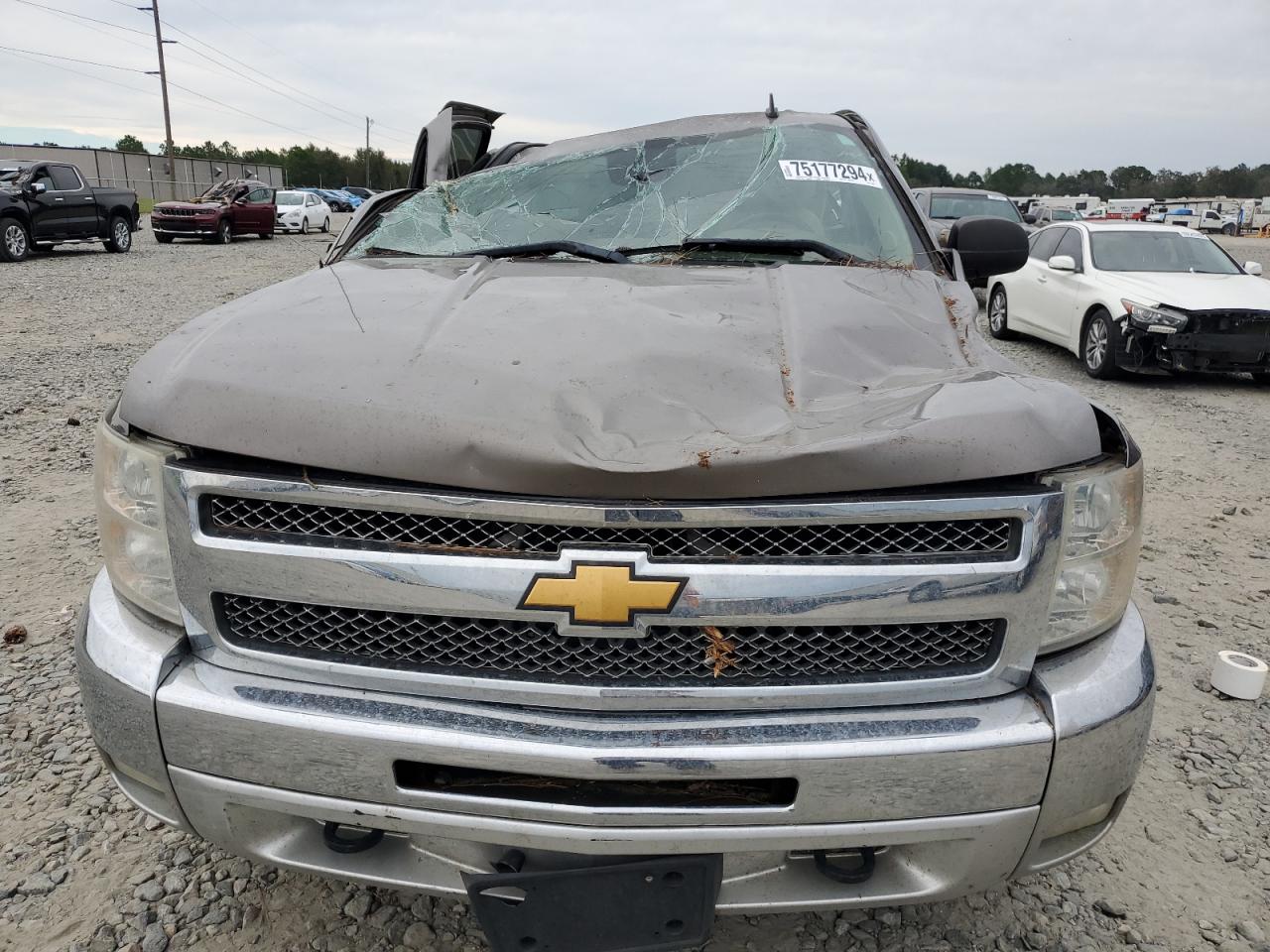 2012 Chevrolet Silverado - Image 11