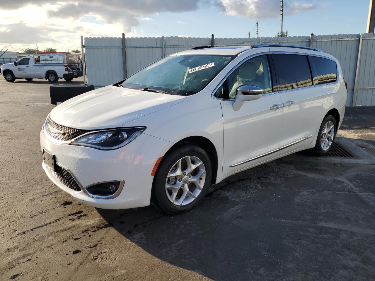 2020 Chrysler Pacifica Limited for Sale in Miami, FL - Water/Flood