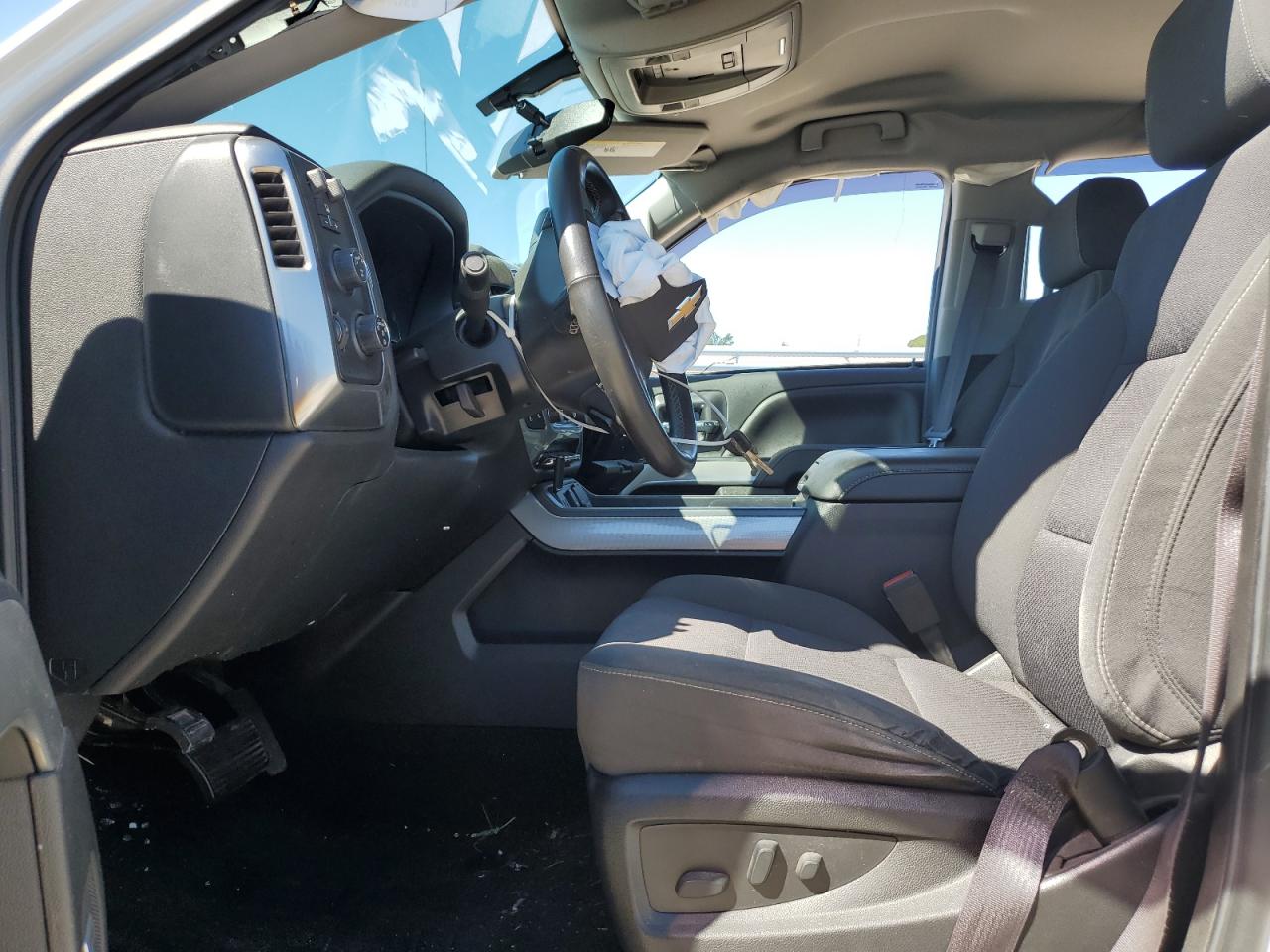 2017 Chevrolet Silverado - Image 7