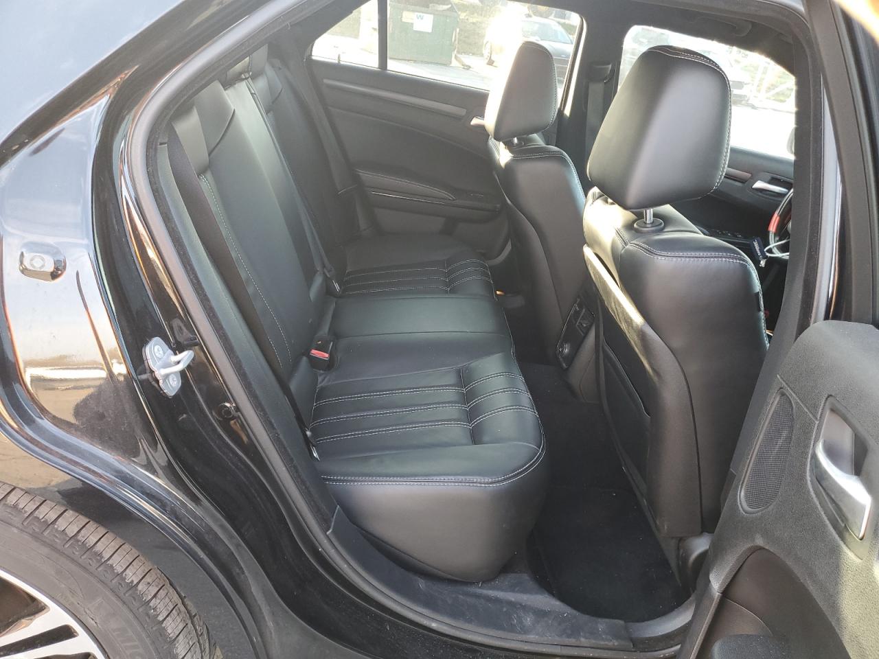 2014 Chrysler 300 - Image 10