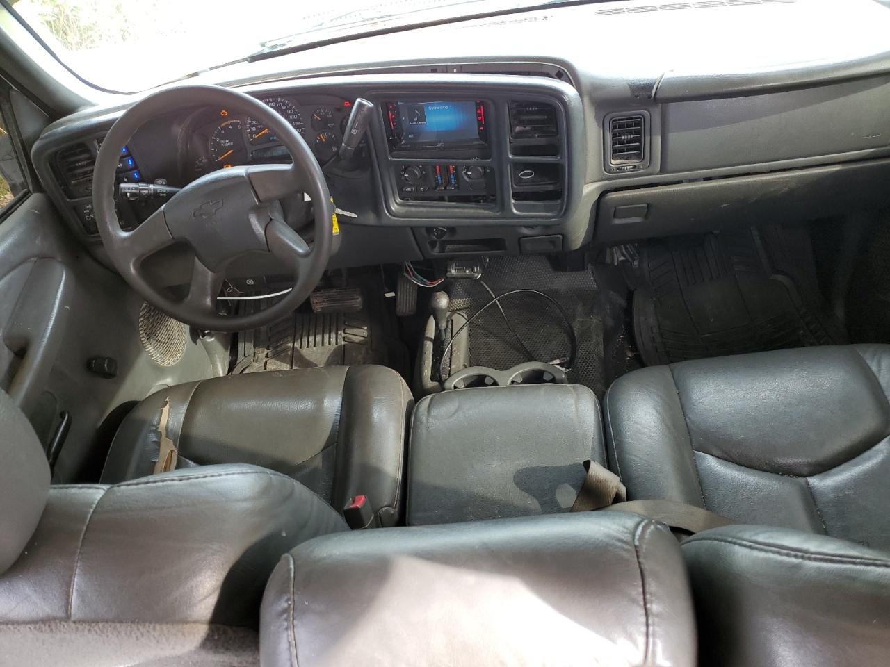 2004 Chevrolet Silverado - Image 8