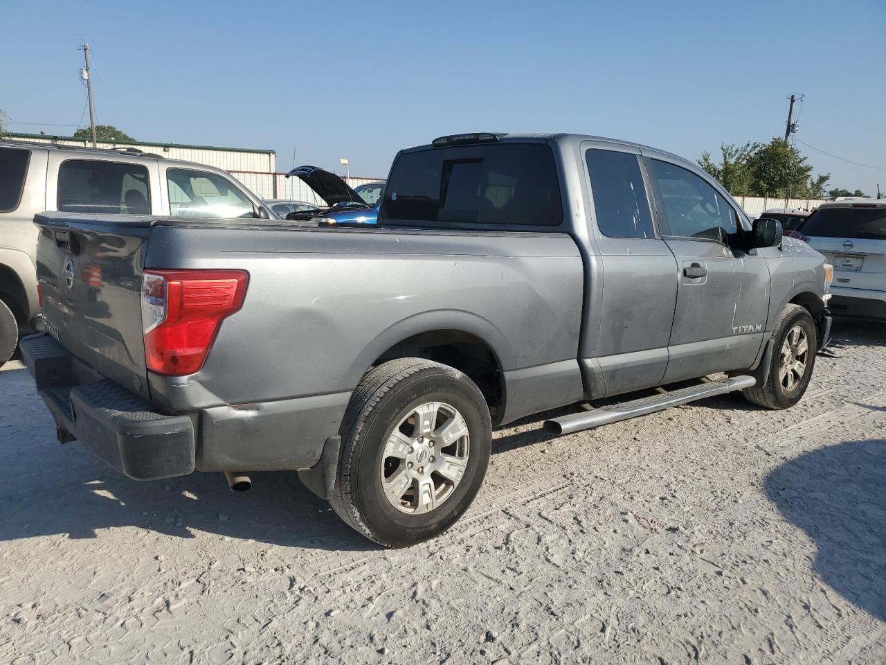 VIN 1N6AA1CK5HN558765 2017 NISSAN TITAN no.3