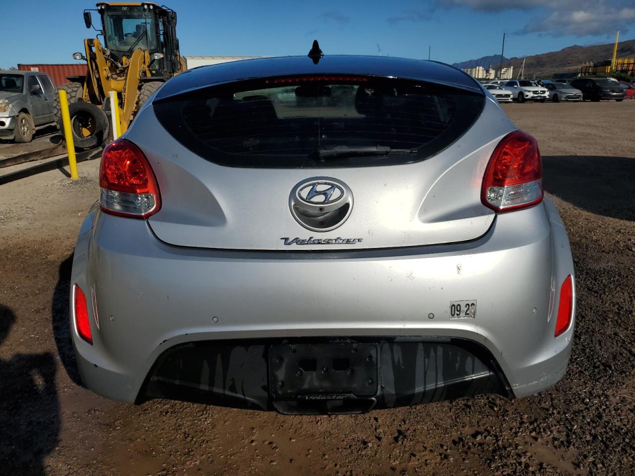 2013 Hyundai Veloster VIN: KMHTC6AD4DU163477 Lot: 74700604