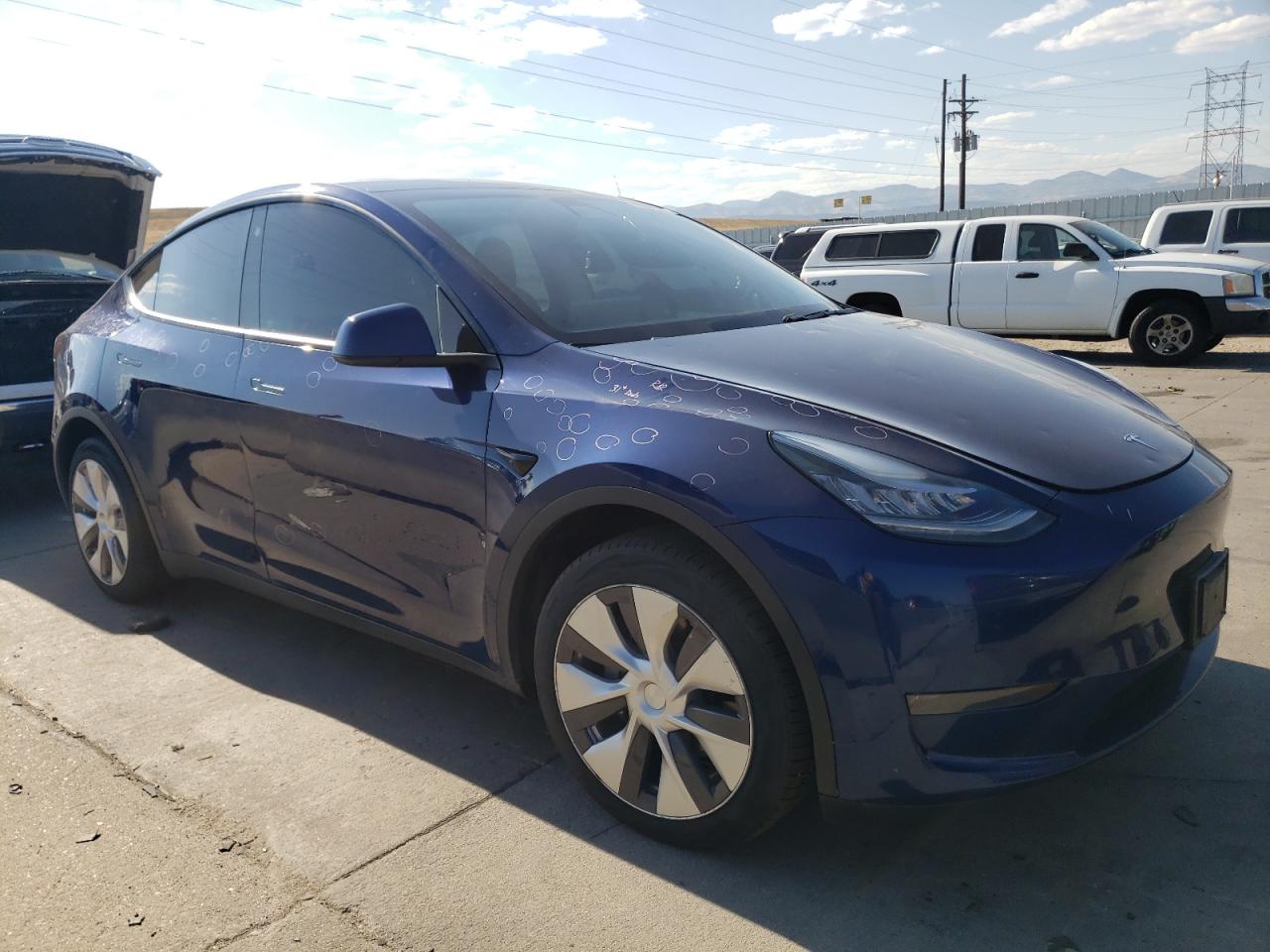 5YJYGDEE5MF083880 2021 Tesla Model Y