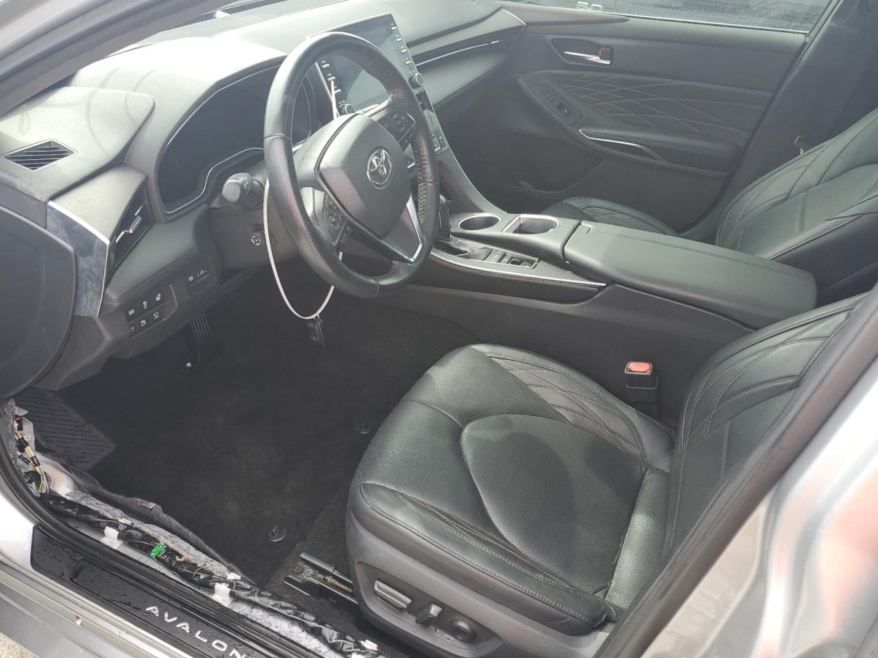 2021 Toyota Avalon - Image 7