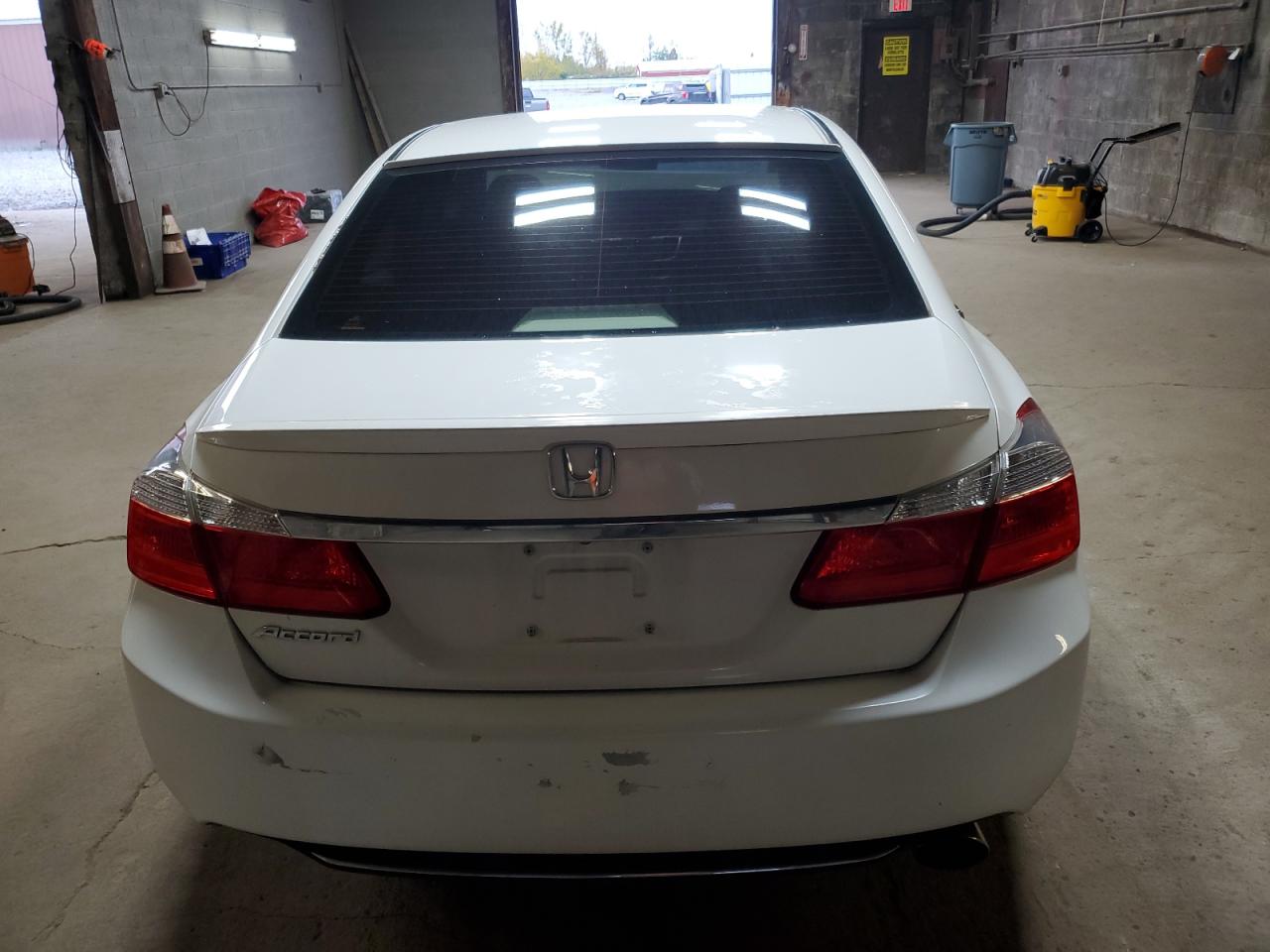 1HGCR2F33DA052322 2013 Honda Accord Lx