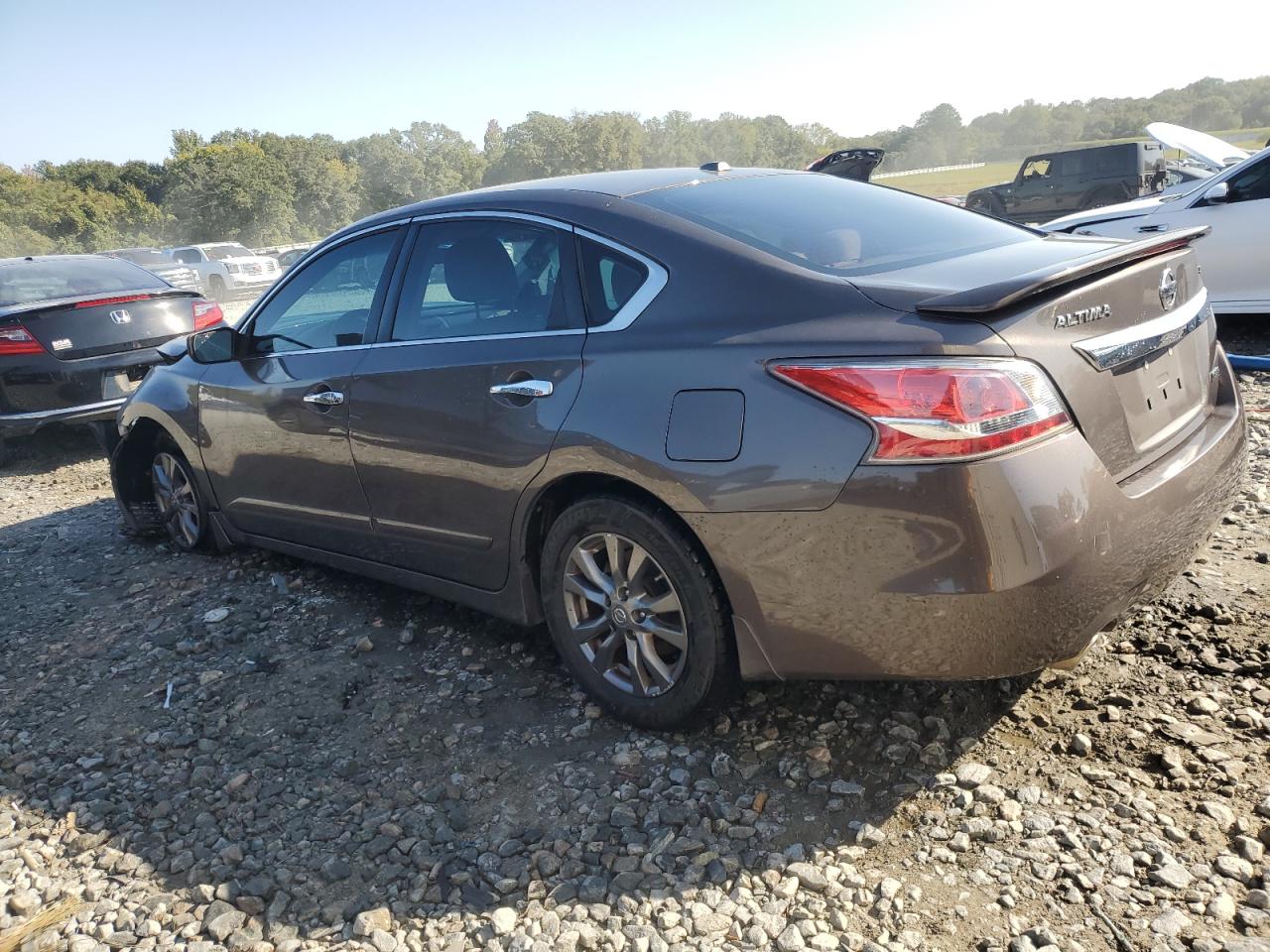 2015 Nissan Altima - Image 2