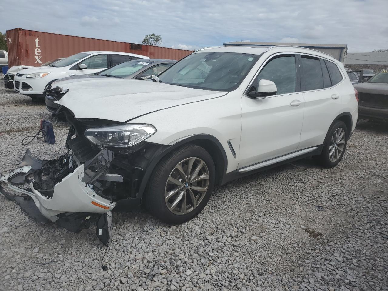 VIN 5UXTR7C51KLE93810 2019 BMW X3 no.1