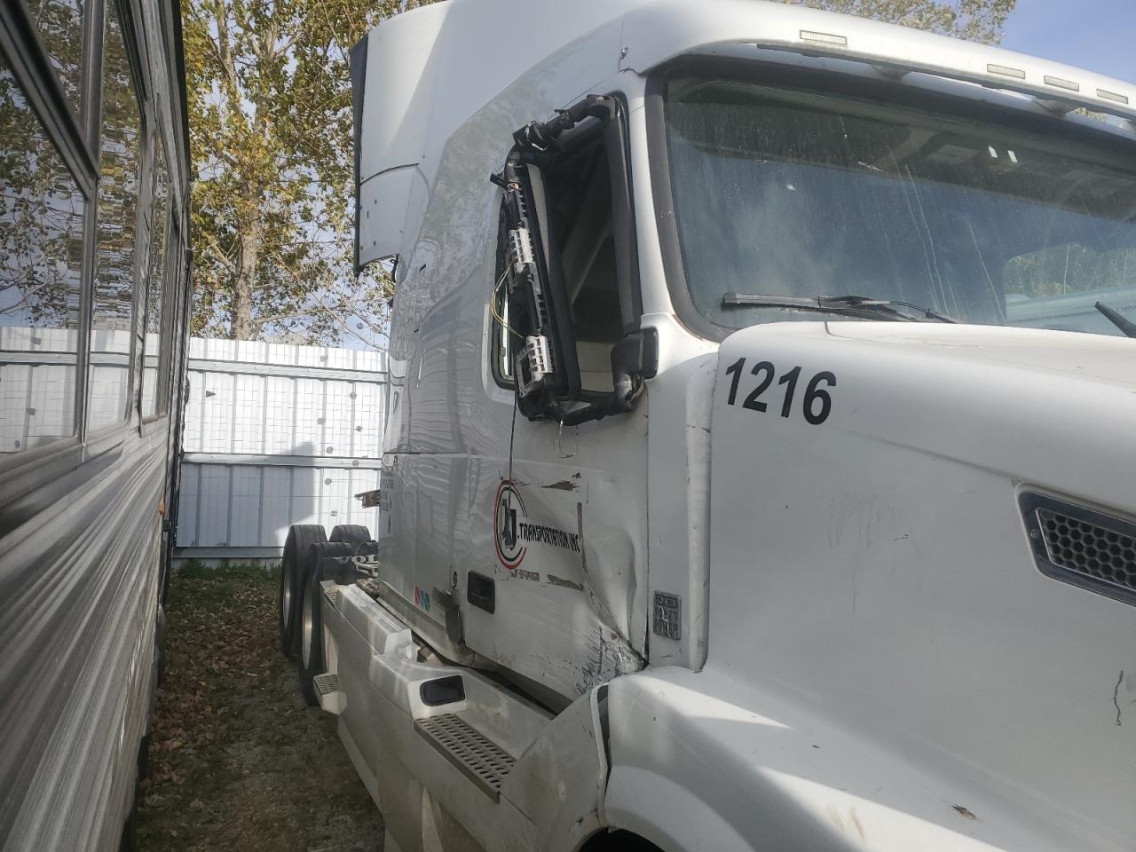 4V4NC9EH3GN971060 2016 Volvo Vn Vnl