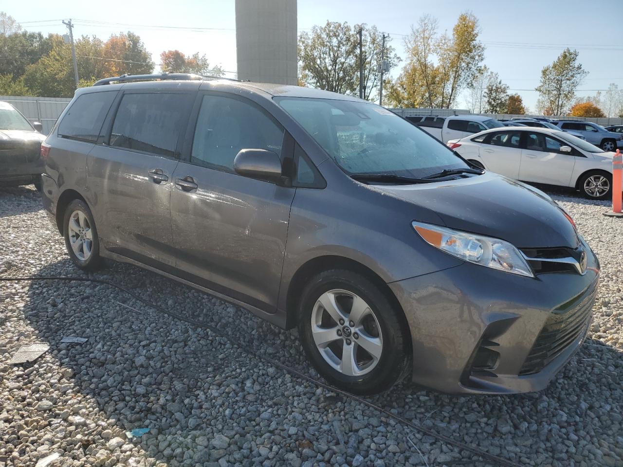 2018 Toyota Sienna - Image 4
