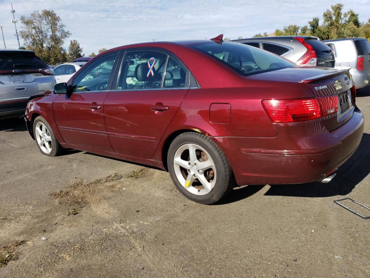 2009 Hyundai Sonata - Image 2