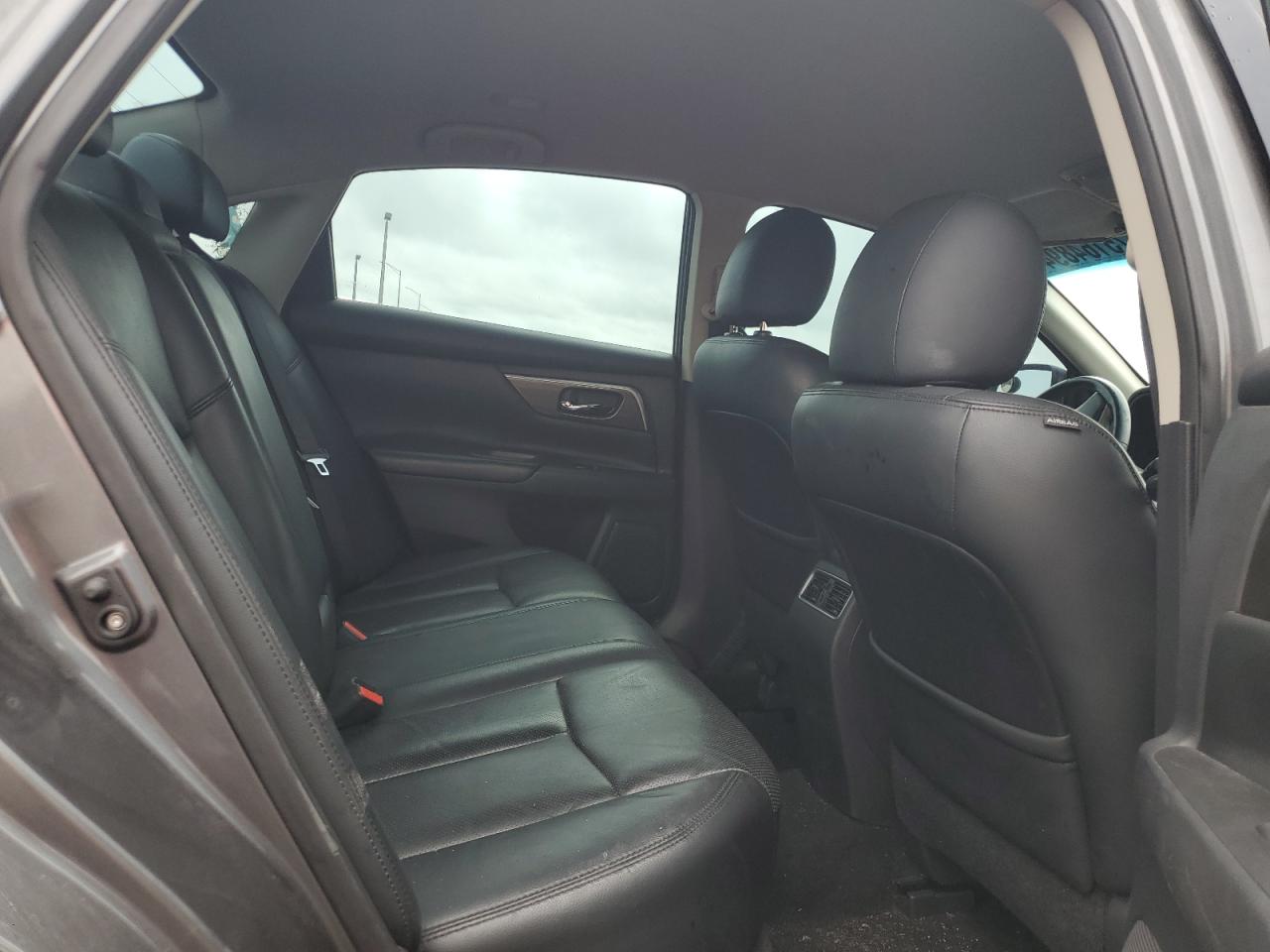 2015 Nissan Altima - Image 10