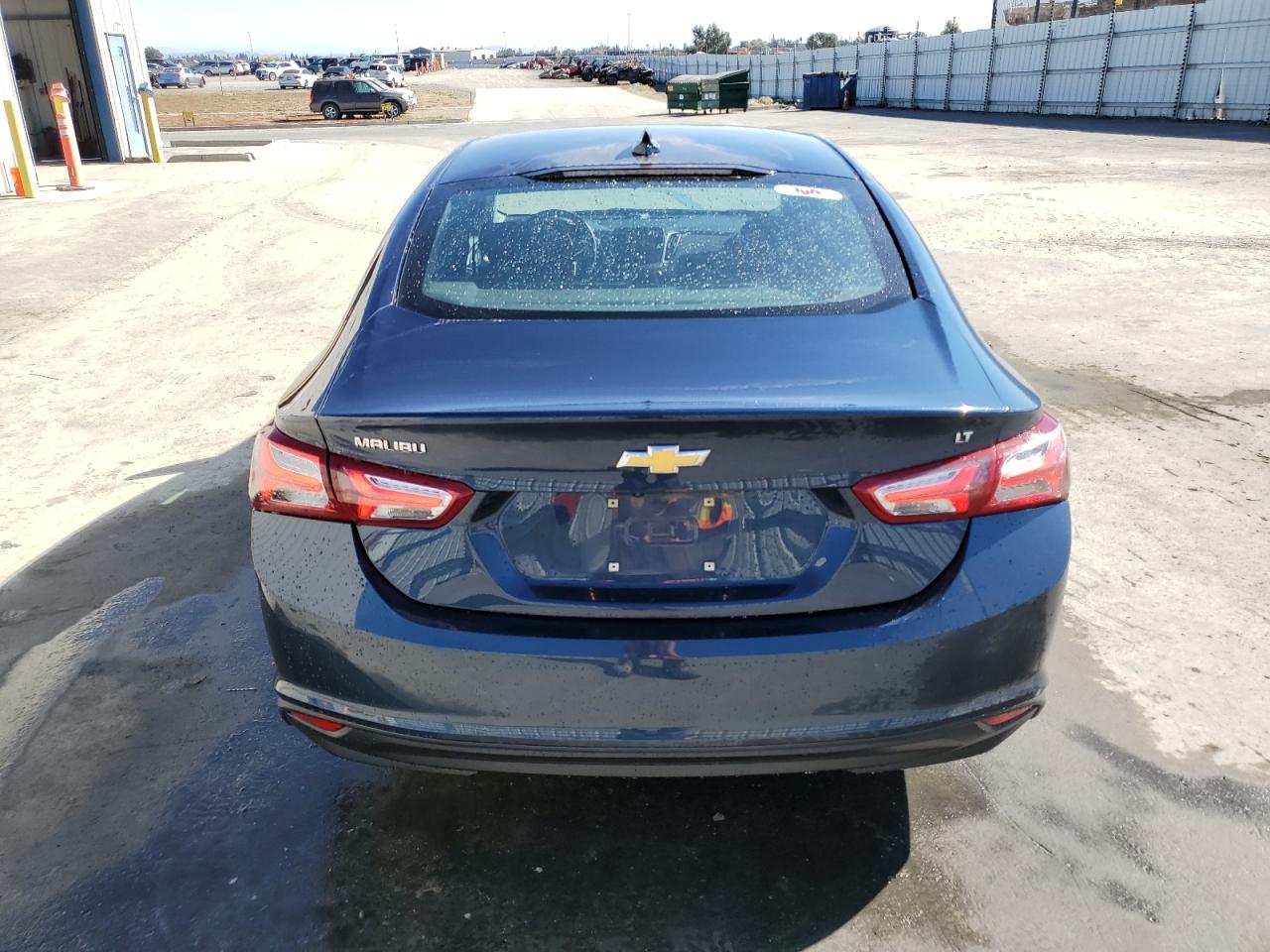 2022 Chevrolet Malibu - Image 6