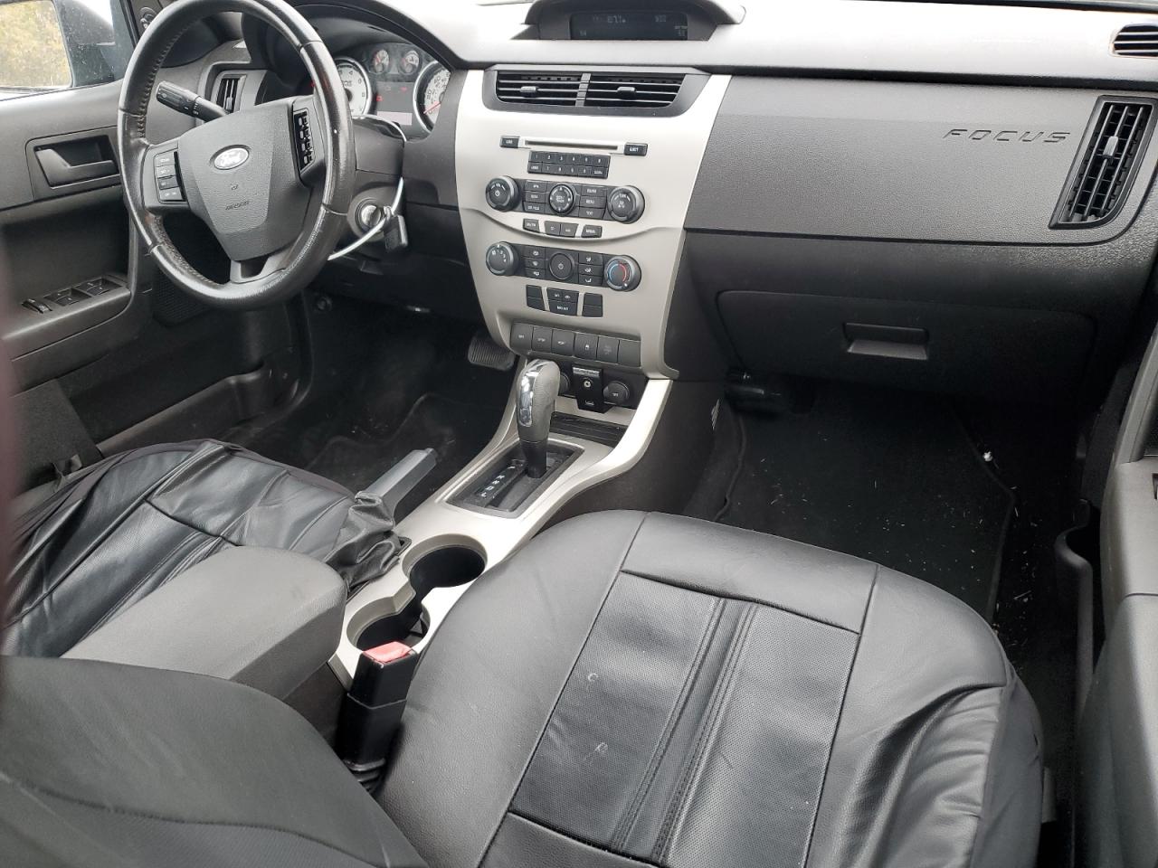 2010 Ford Focus - Image 8
