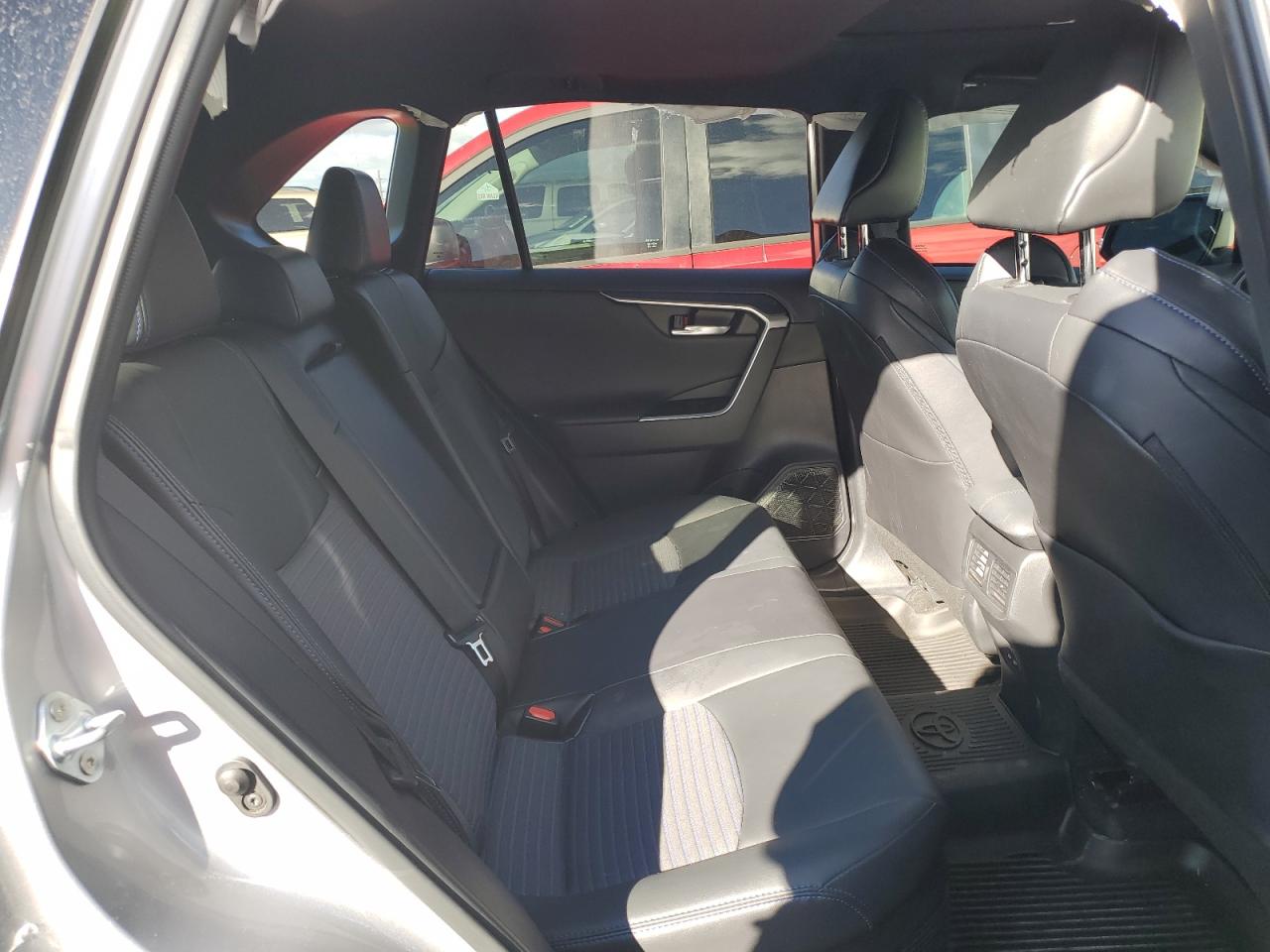 2023 Toyota RAV 4 - Image 11
