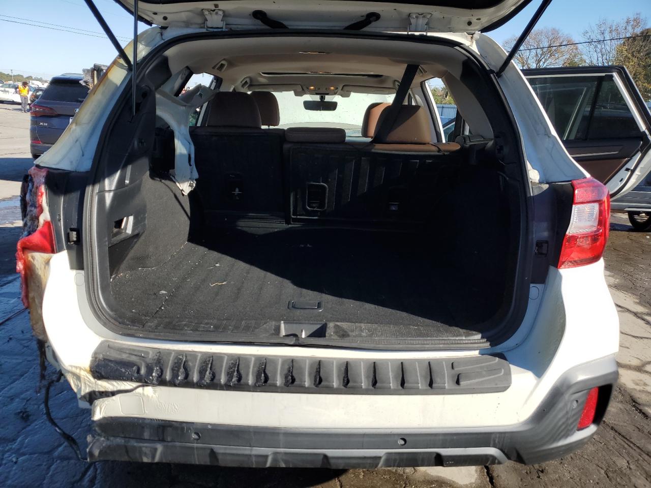 2018 Subaru Outback - Image 13
