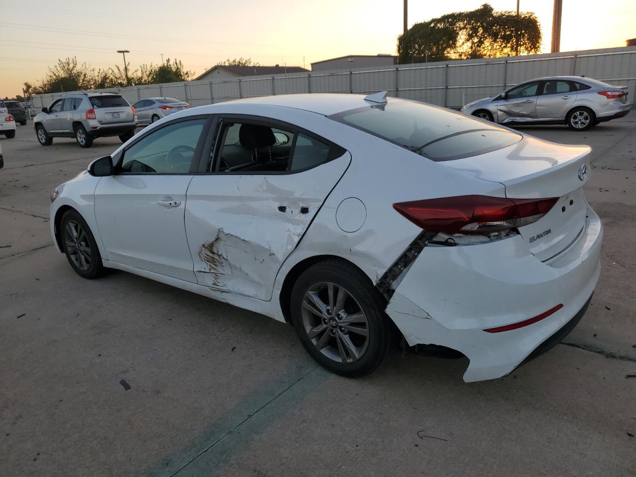 2017 Hyundai Elantra - Image 2