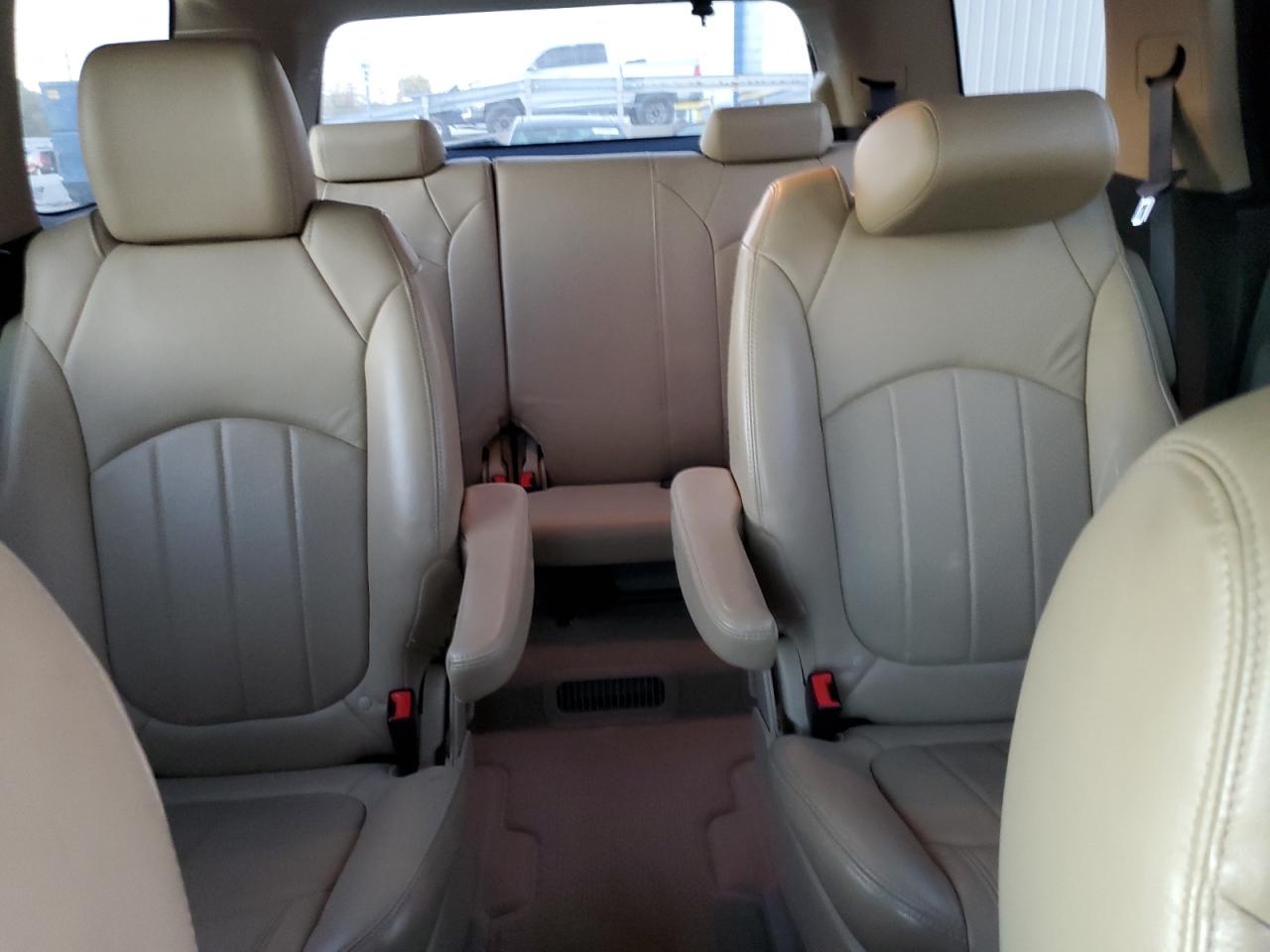 2011 GMC Acadia - Image 10