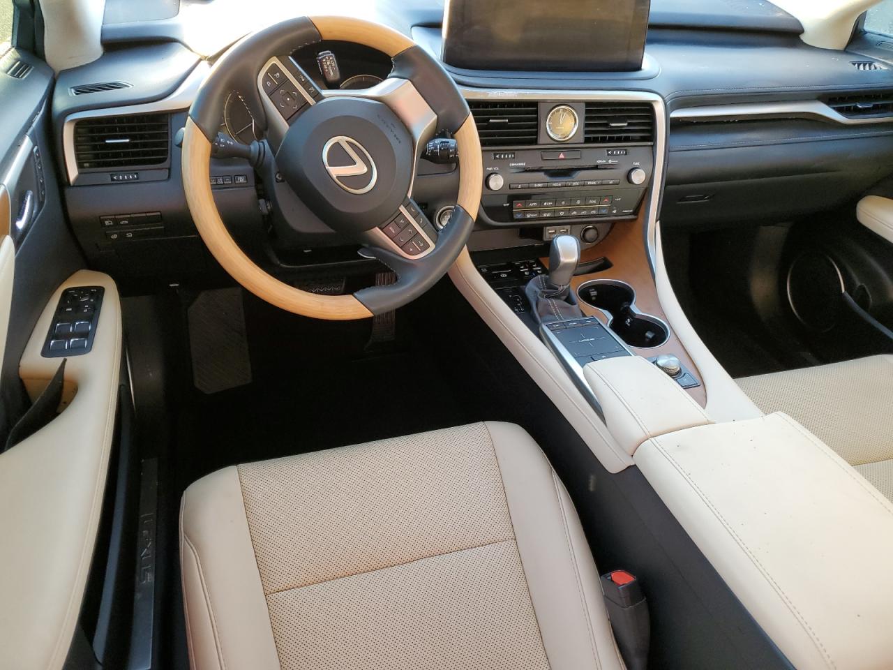 2022 Lexus RX - Image 8