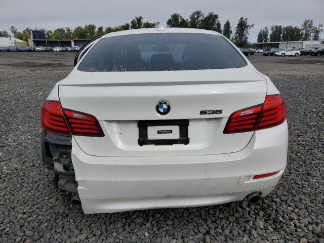  BMW 5 SERIES 2014 Белы