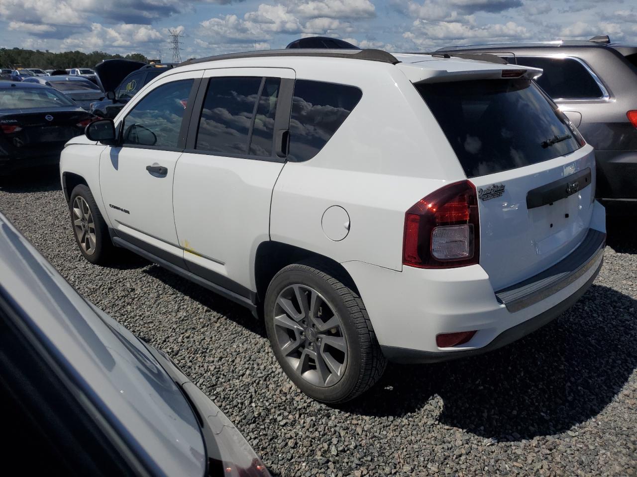 VIN 1C4NJCBA2GD590845 2016 JEEP COMPASS no.2