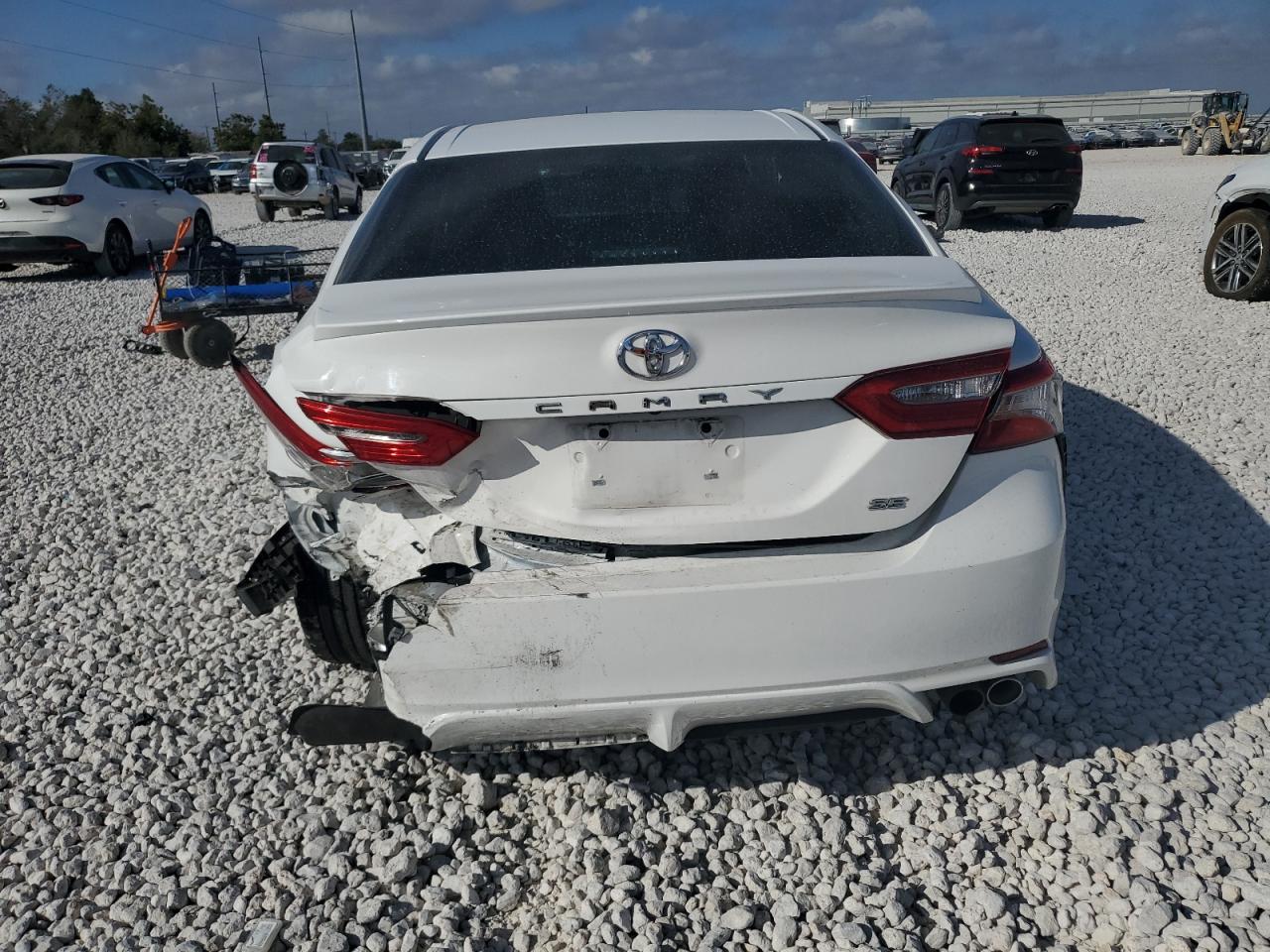 2018 Toyota Camry L VIN: 4T1B11HK3JU062869 Lot: 77132364