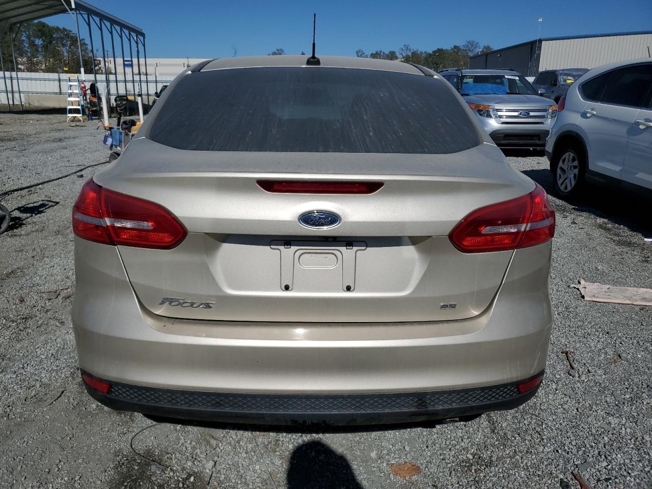 2018 Ford Focus Se VIN: 1FADP3F21JL272313 Lot: 76258864