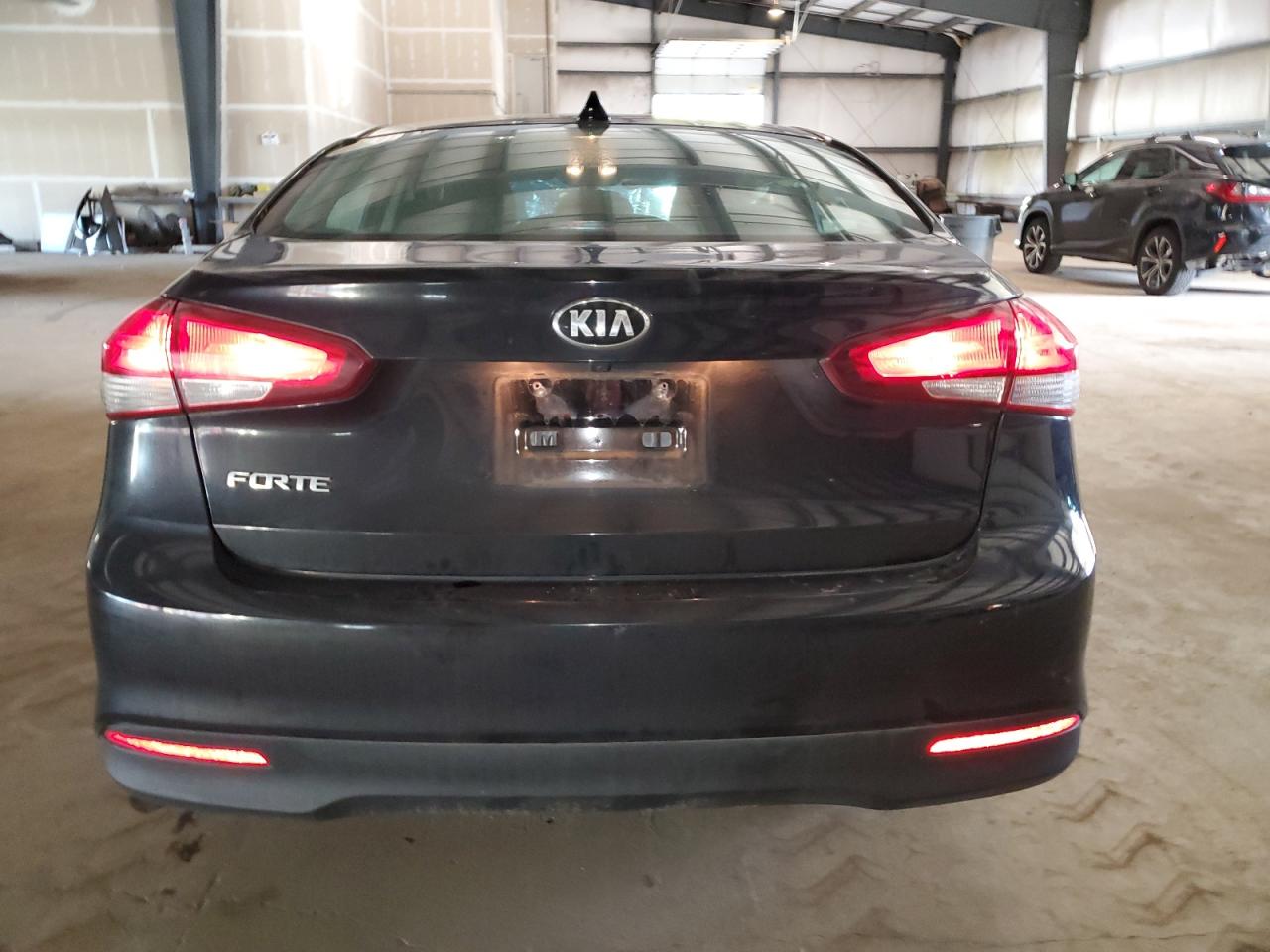 2018 Kia Forte Lx VIN: 3KPFL4A71JE264017 Lot: 77273904