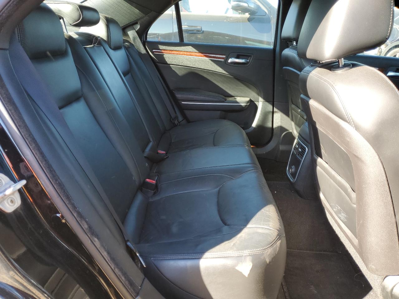 2013 Chrysler 300 - Image 10