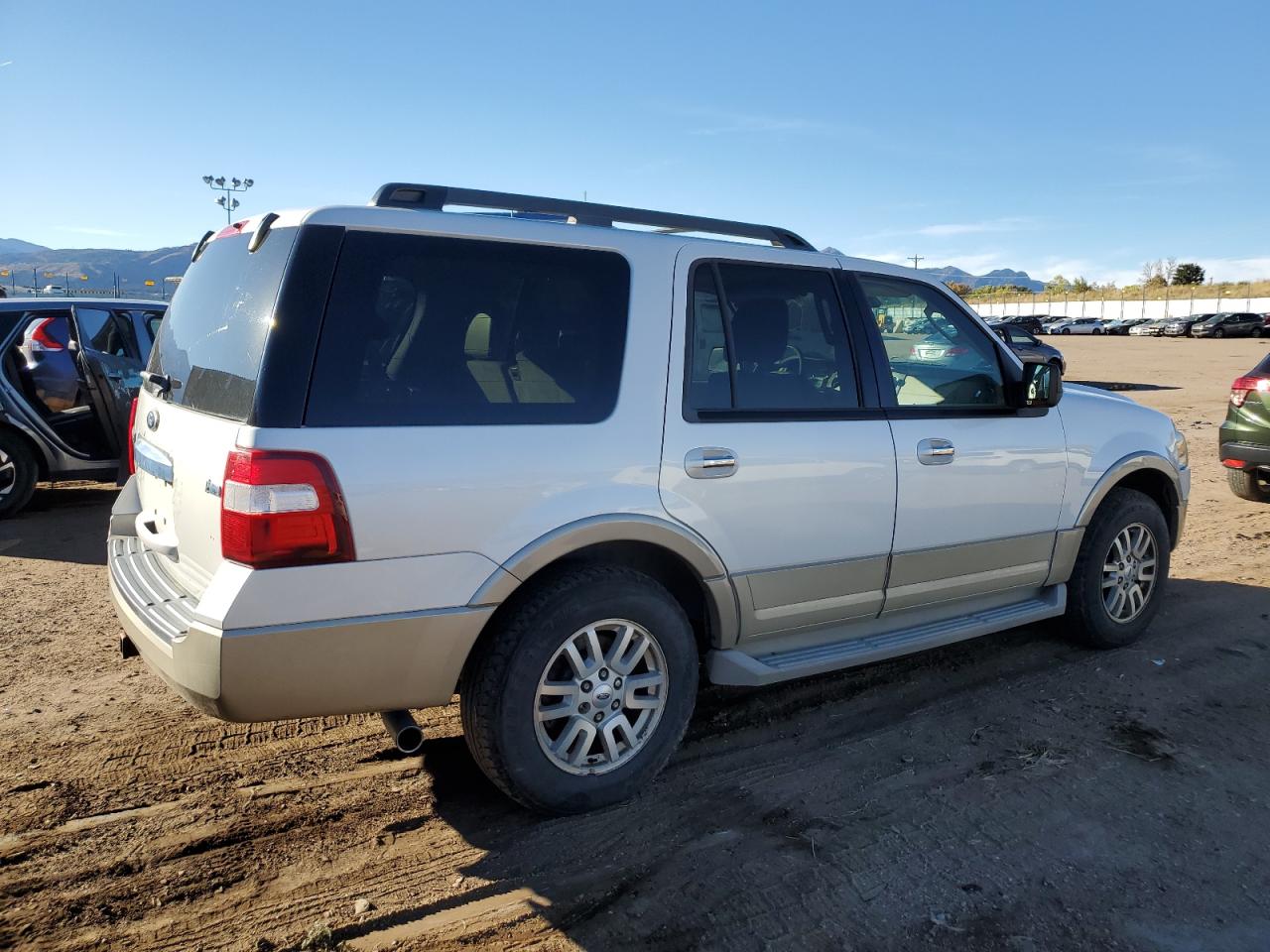 2010 Ford Expedition - Image 3