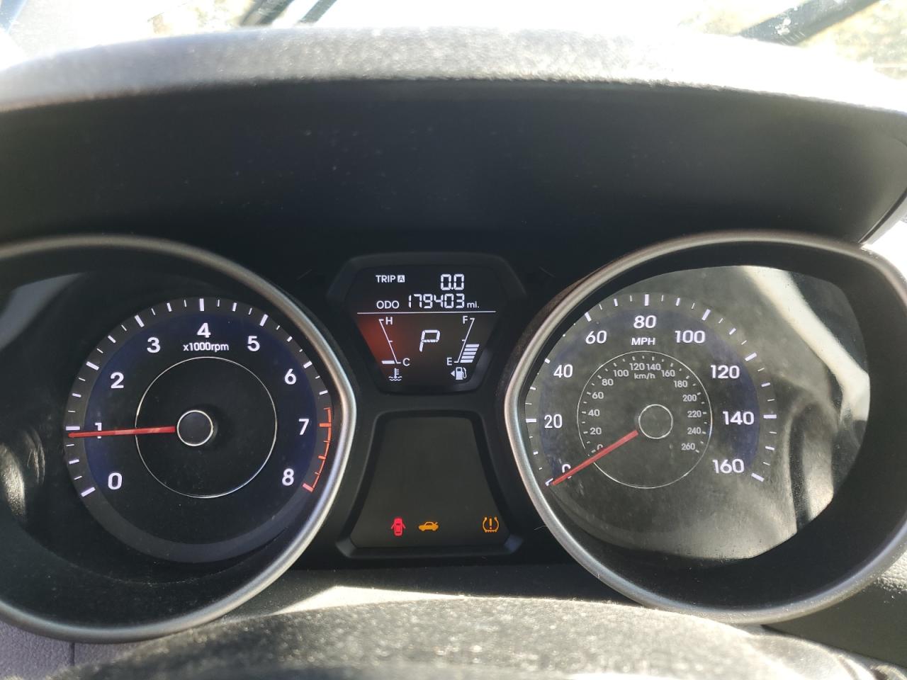 2013 Hyundai Elantra - Image 9