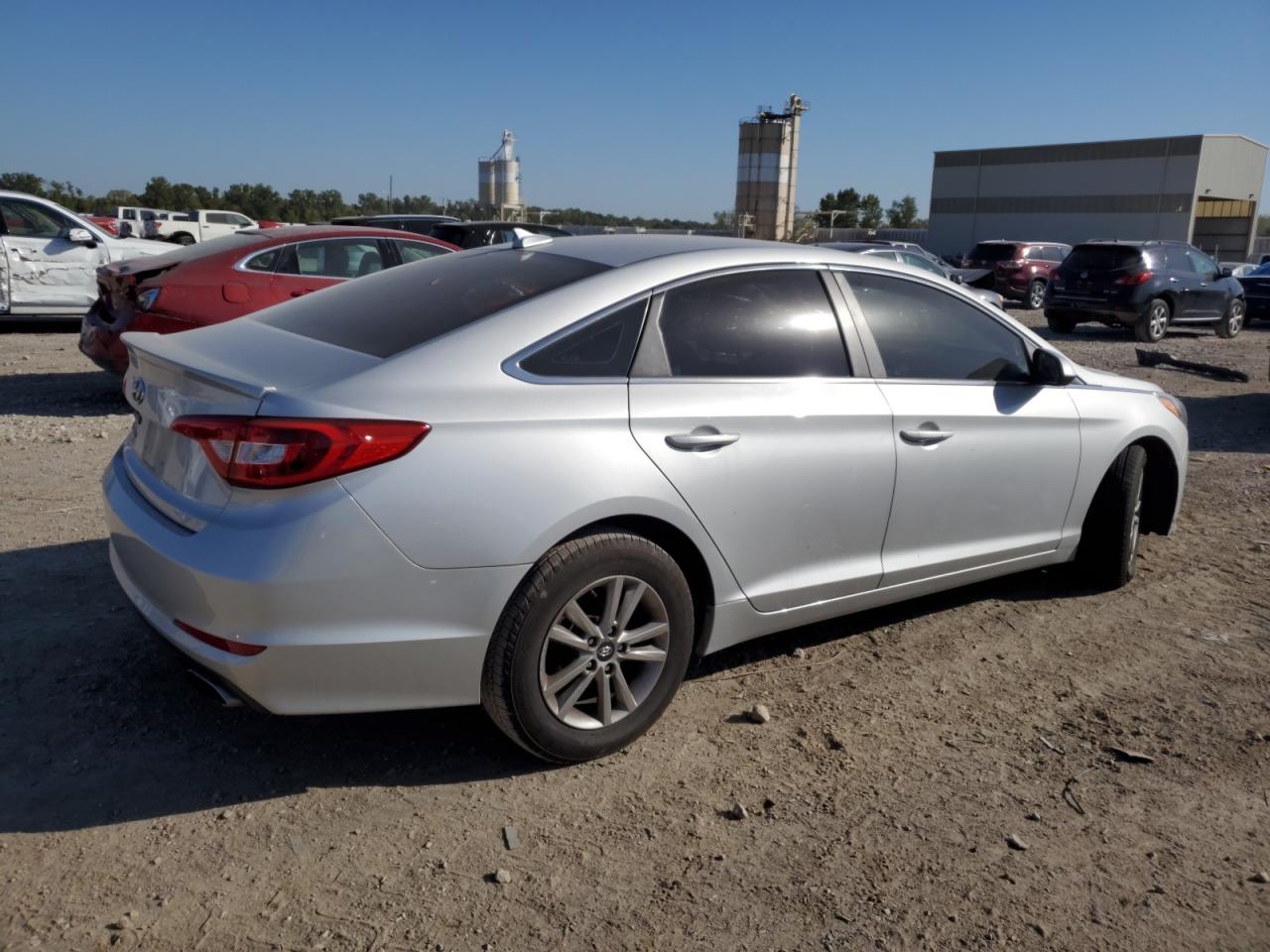 2015 Hyundai Sonata - Image 3