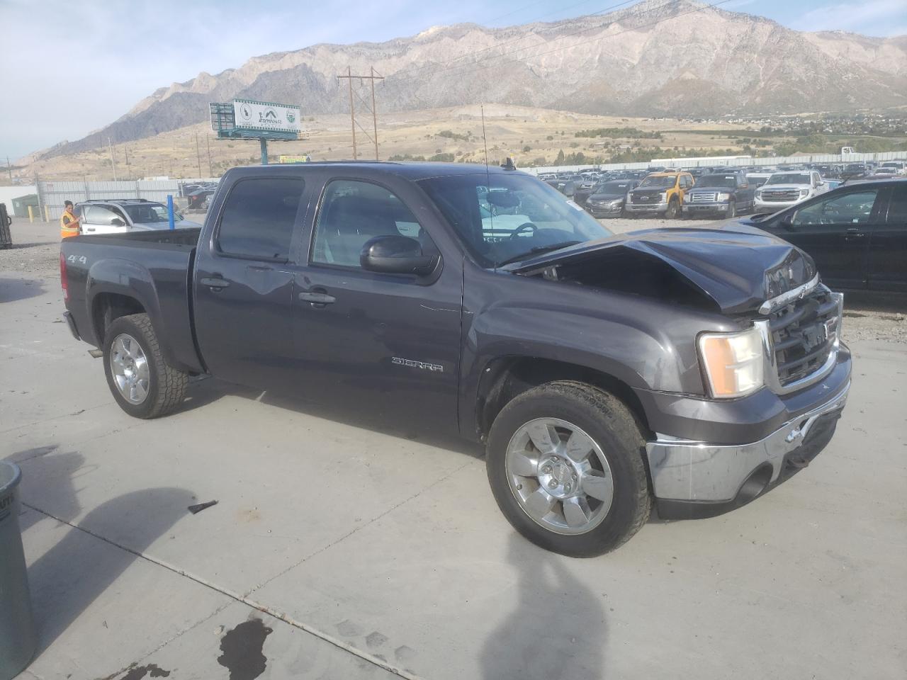 2010 GMC Sierra - Image 4
