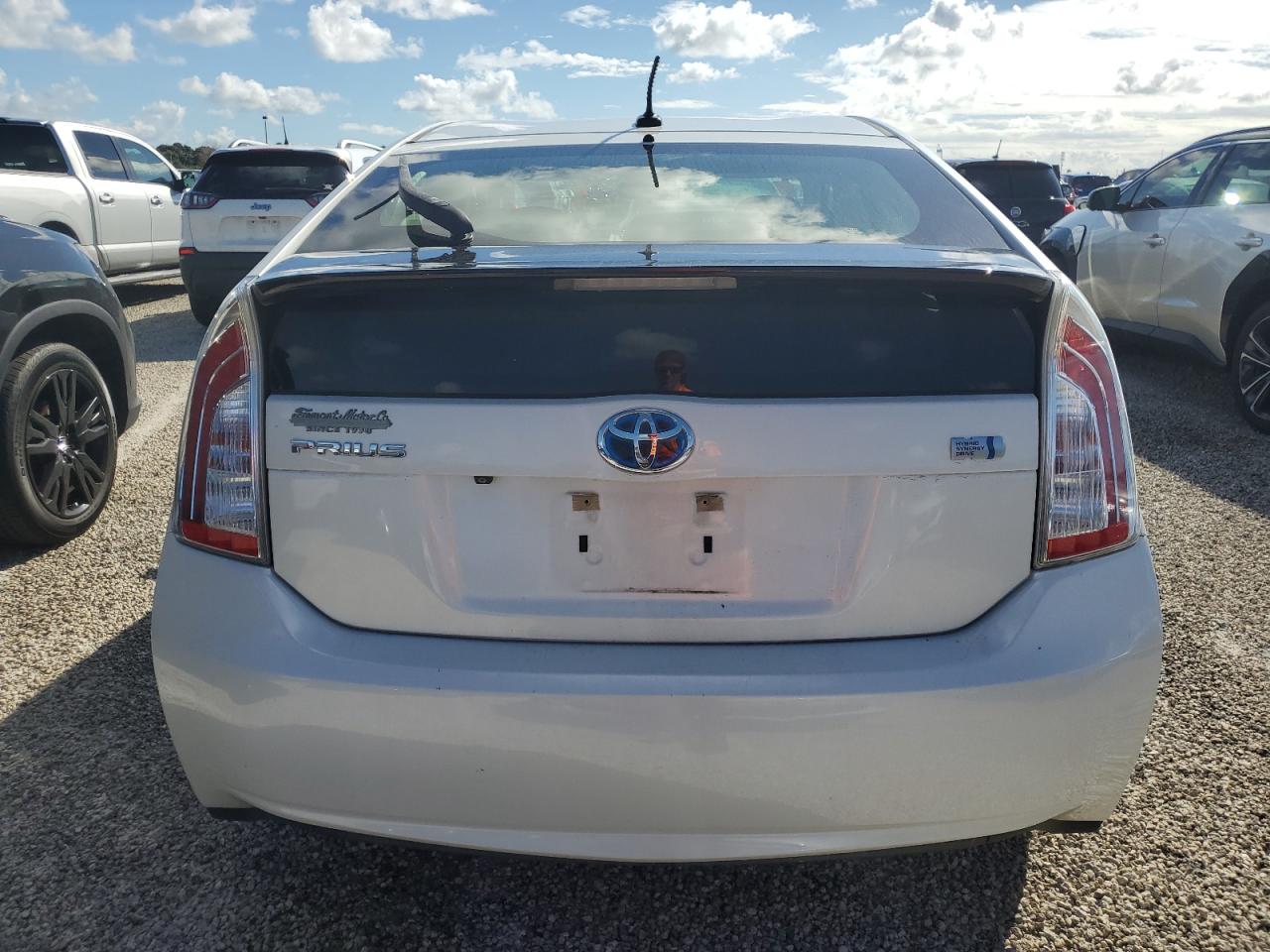 2014 Toyota Prius VIN: JTDKN3DU1E1746841 Lot: 74021574