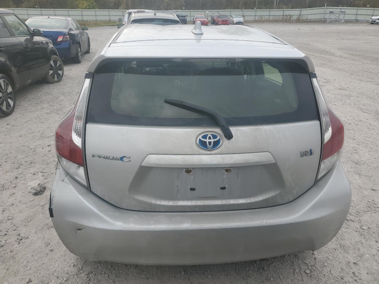 JTDKDTB32G1121025 2016 Toyota Prius C