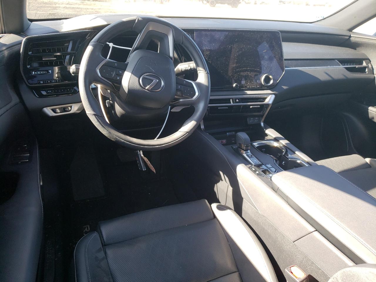 2023 Lexus RX - Image 8