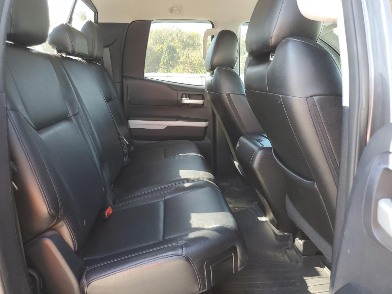 2015 Toyota Tundra - Image 10